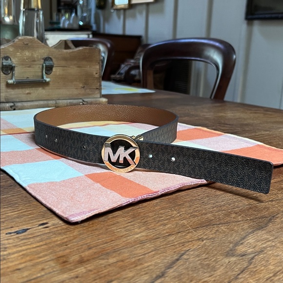 Michael Kors Women’s Reversible Belt - Picture 1 of 8